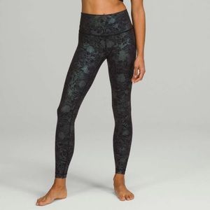 Wunder Under Shine 28” logo foil